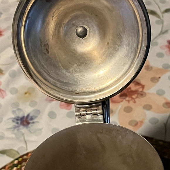 Wm Rogers Finest Quality International Company Silver Teapot, Sugar & Cream - Picture 7 of 16